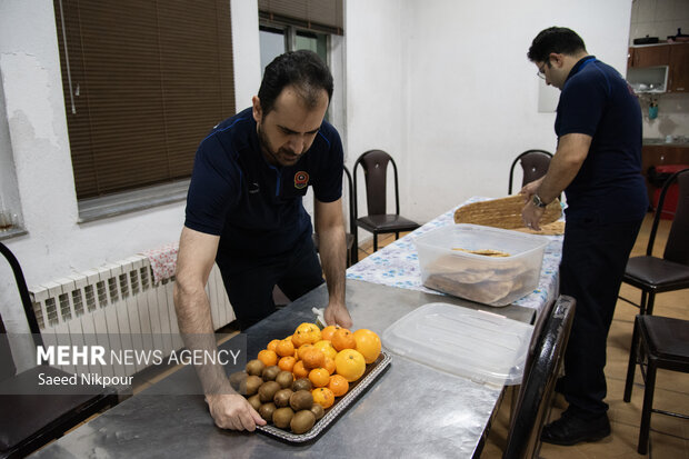 شب یلدا در ایستگاه‌های آتش‌نشانی رشت