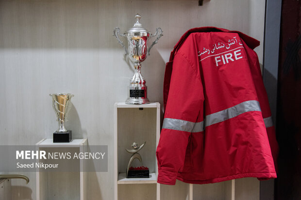 شب یلدا در ایستگاه‌های آتش‌نشانی رشت