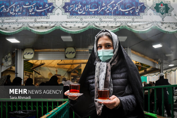 پذیرایی از زائران در چایخانه های حرم مطهر امام رضا(ع)
