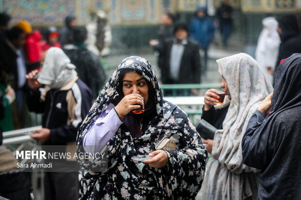 پذیرایی از زائران در چایخانه های حرم مطهر امام رضا(ع)