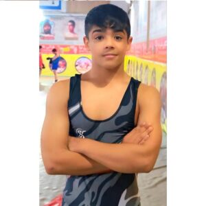 کشتی گیر هرمزگانی در جمع ملی پوشان قرار گرفت