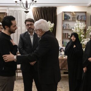 دیدار معاون اول رئیس‌جمهور با خانواده اشرف بروجردی