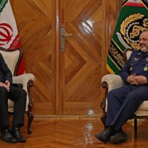وزیر دفاع با سرپرست سازمان هواپیمایی کشوری دیدار کرد