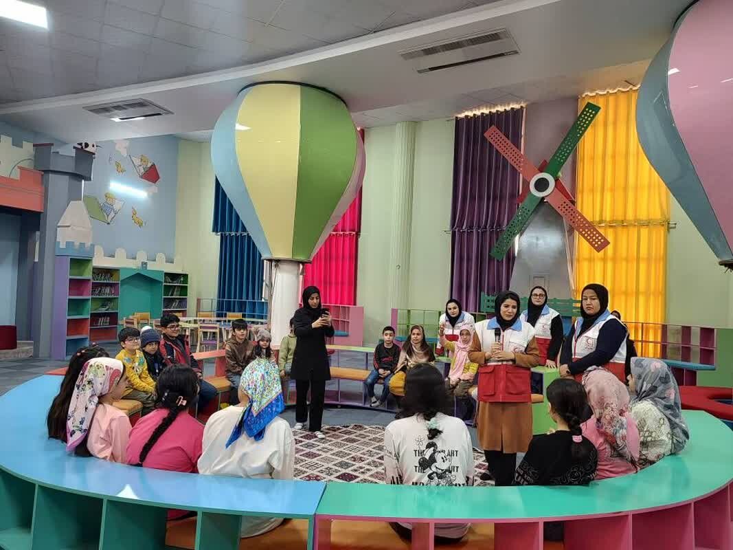 برنامه «ایمنی در کتابخانه» با همکاری هلال‌احمر در خرم‌آباد برگزار شد