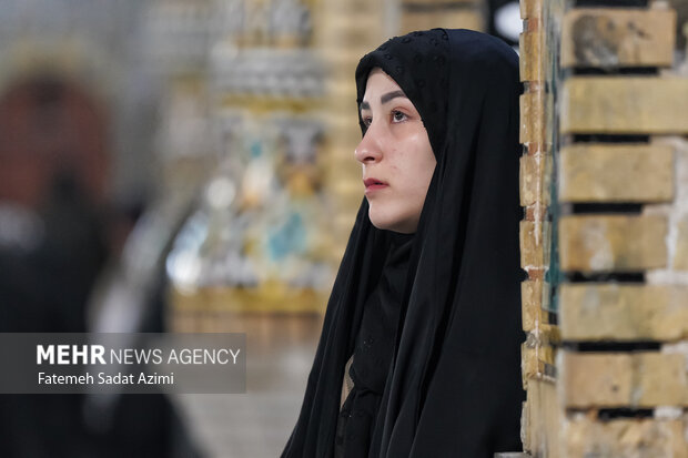 حال و هوای حرم بانوی کرامت در شب لیله الرغایب