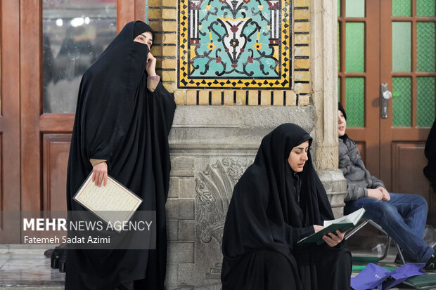 حال و هوای حرم بانوی کرامت در شب لیله الرغایب