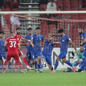 ۴ بازیکن از لیست استقلال خط خوردند