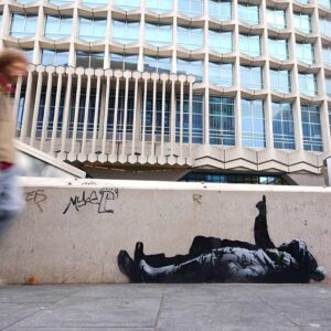 اثر انتقادی بنکسی نمادی از امید؛ جشنواره تجسمی فجر وارد مراحل جدی شد