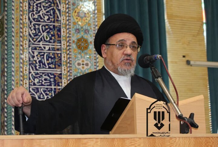 امام جمعه بناب: پیام ۹ دی احترام به قانون است