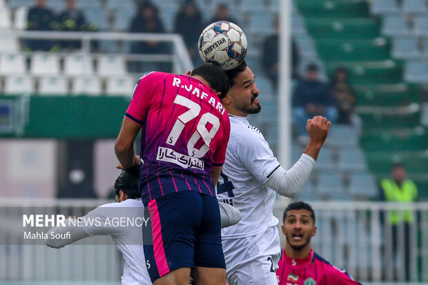 دیدار تیم های فوتبال آلومینیوم - ملوان