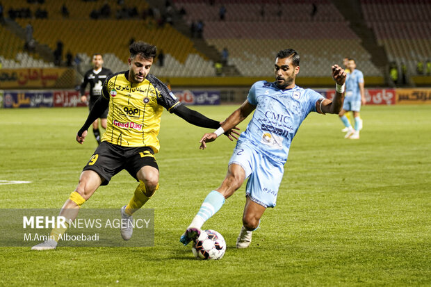 لیگ برتر فوتبال ؛ سپاهان اصفهان و چادرملو اردکان