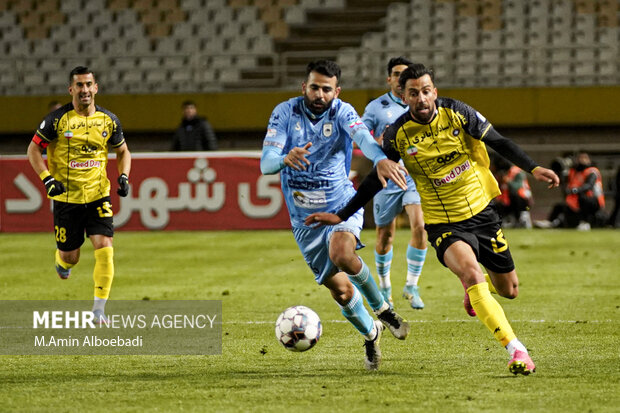 لیگ برتر فوتبال ؛ سپاهان اصفهان و چادرملو اردکان