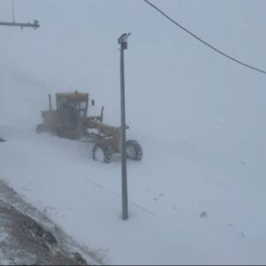 بارش حدود ۶۰ سانتی‌متری برف در گردنه ژالانه