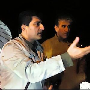 سیلاب راه ۱۴ روستای لنده را بست؛محور لنده-تراب به صورت موقت مسدود شد