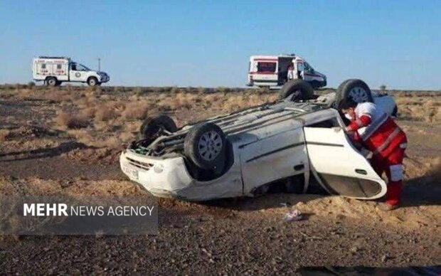 واژگونی خودرو در جاده گرمسار - قم ۳ مصدوم برجای گذاشت