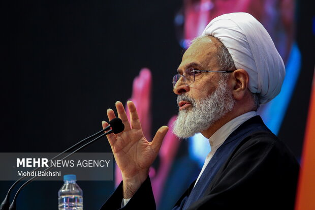 اختتامیه جشنواره هنر آسمانی در قم