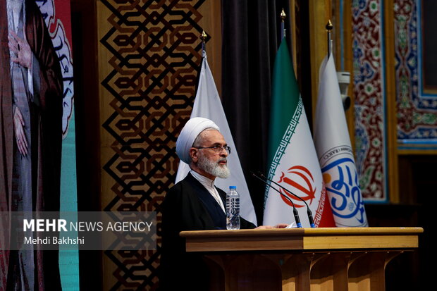 اختتامیه جشنواره هنر آسمانی در قم