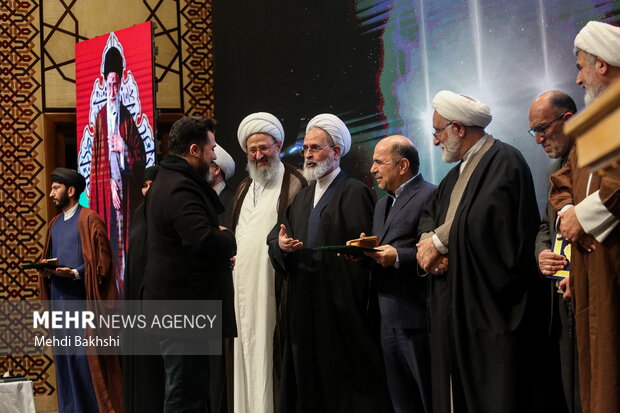 اختتامیه جشنواره هنر آسمانی در قم