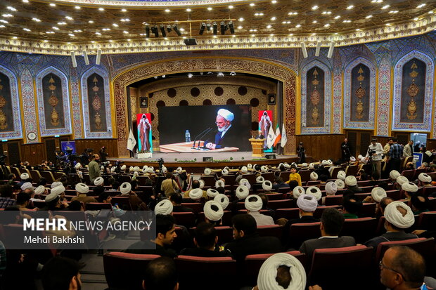 اختتامیه جشنواره هنر آسمانی در قم