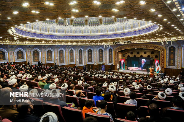 اختتامیه جشنواره هنر آسمانی در قم