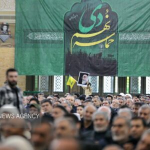 اینجا چراغ بصیرت خاموش‌شدنی نیست