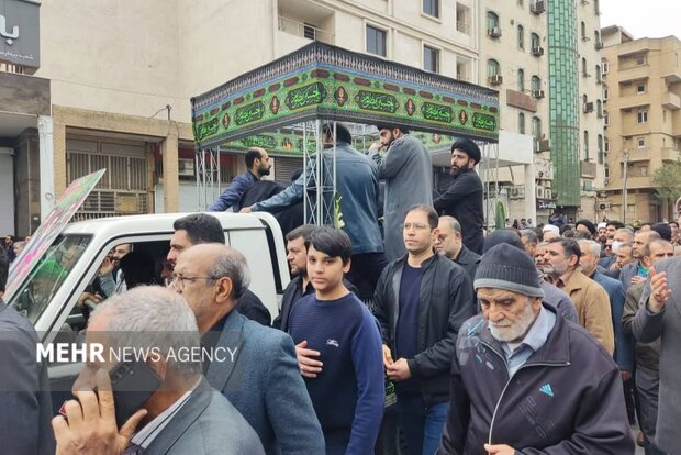 اقامه نماز بر پیکر آیت الله شفیعی