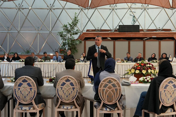 چهارمین همایش ملّی کارآفرینان «سفیر گفتمان» برگزار شد