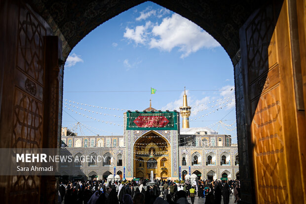 حال و هوای حرم حضرت رضا(ع) در روز ولادت امام جواد(ع)