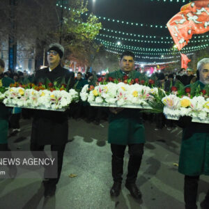 گلباران حرم مطهر امام‌رضا (ع) در شب میلاد حضرت جواد(ع)