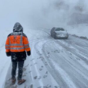 تردد در گردنه‌های چری و شاه منصوری فقط با زنجیرچرخ امکان‌پذیر است
