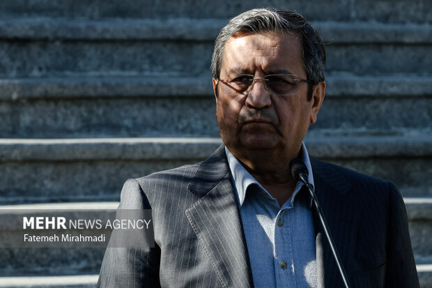 عبدالناصر همتی رئیس کل بانک مرکزی جمهوری اسلامی ایران در حاشیه جلسه هیئت دولت