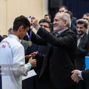 اولین روز سفر رئیس‌جمهور به چهارمحال و بختیاری