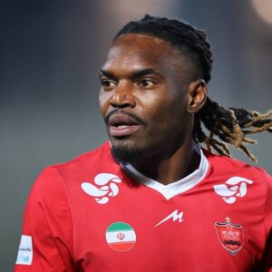 بیفوما: جدایی از پرسپولیس؟ قرارداد دارم و می‌مانم