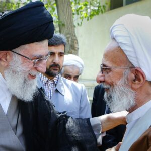 نظر رهبر انقلاب درباره علت تبلیغات دشمن علیه آیت الله مصباح یزدی