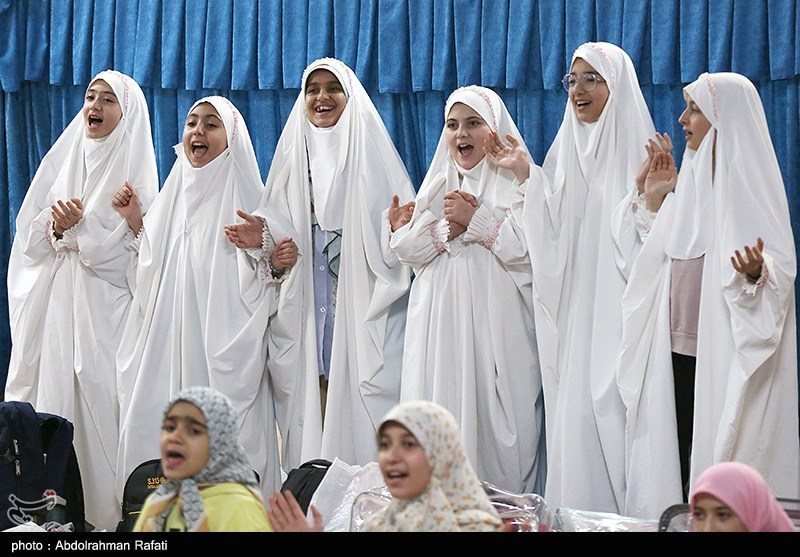 مراسم معنوی اعتکاف دختران دانش آموز درهمدان