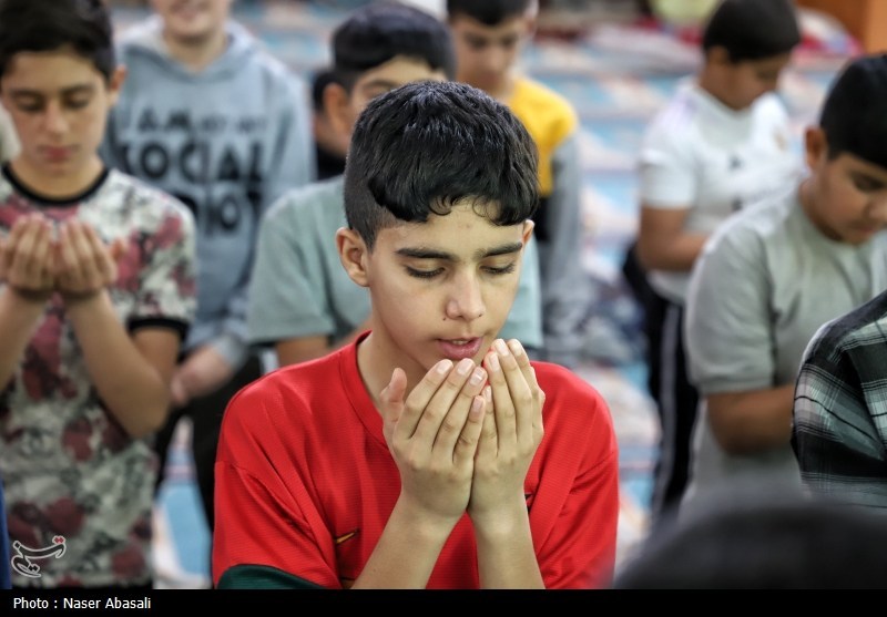 اعتکاف در مسجد صاحب الزمان شهر توپ آغاج