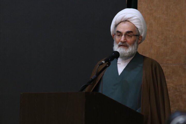 آیت الله فلاحتی: هدف اعتکاف گره زدن دل و فکر جوانان به پروردگار است