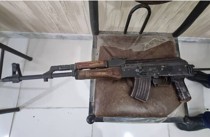 کشف ۱۱ قبضه سلاح و تعدادی فشنگ توسط مرزبانی پاوه