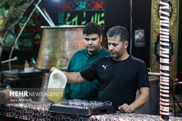 برپایی موکب پذیرایی به‌مناسبت میلاد امام علی (ع) در آستانه اشرفیه