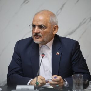 حاجی میرزایی: رئیس جمهور از همه اعضای کابینه خود حمایت می‌کند