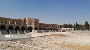 هوای اصفهان در مرز آلودگی؛ وضعیت خمینی‌شهر قرمز شد