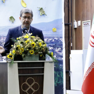 استاندار اصفهان: مسکن با بخشنامه ساخته نمی‌شود