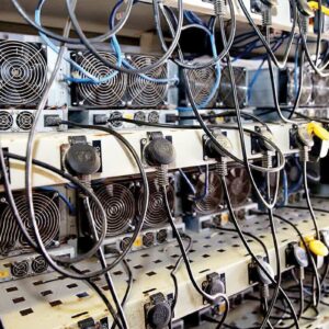 ۴۳ دستگاه ماینر فاقد مجوز در شیراز کشف شد