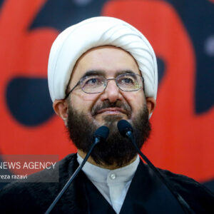 حضرت زینب (س) واسطه فیض علوم علوی به جامعه بانوان بودند