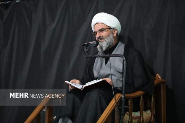 دشمن به دنبال تضعیف ایران؛ بصیرت افزایی سیاسی و دینی راه مقابله است