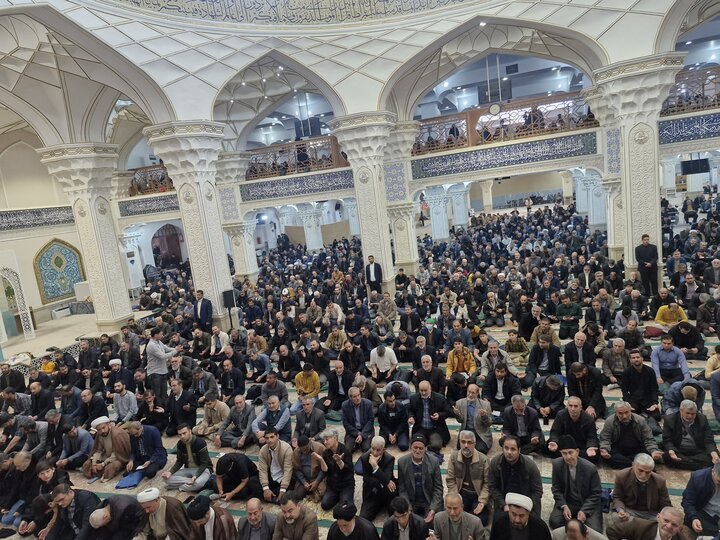 استاندار اصفهان:نماز رمز پایداری انقلاب اسلامی و عامل اقتدار جامعه است