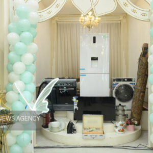 ۶۱ سری جهیزیه به نوعروسان کمیته امداد قشم اهدا شد