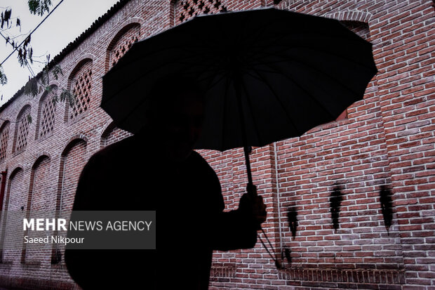 تصاویری از بارش باران در آستانه اشرفیه