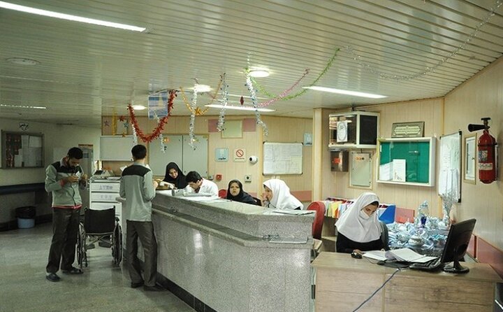 گلایه بیماران از ارجاع‌های پرهزینه در بیمارستان «داران»