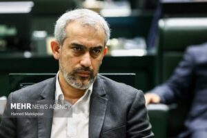 وزیر اقتصاد: ارز ۲۸.۵۰۰ تومان فقط برای واردات دارو تخصیص می‌یابد